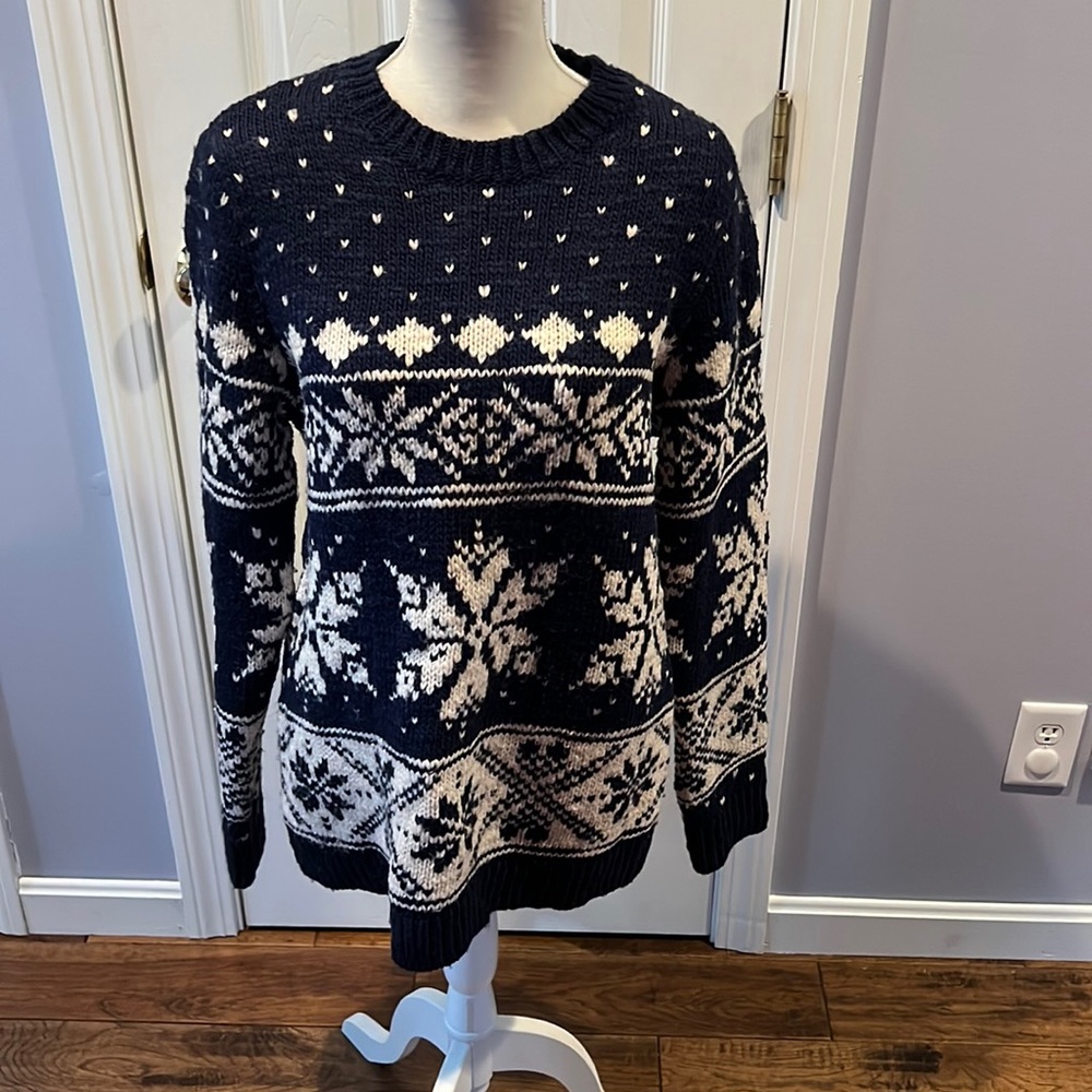 Lands End womens size large snowflake sweater navy/white
